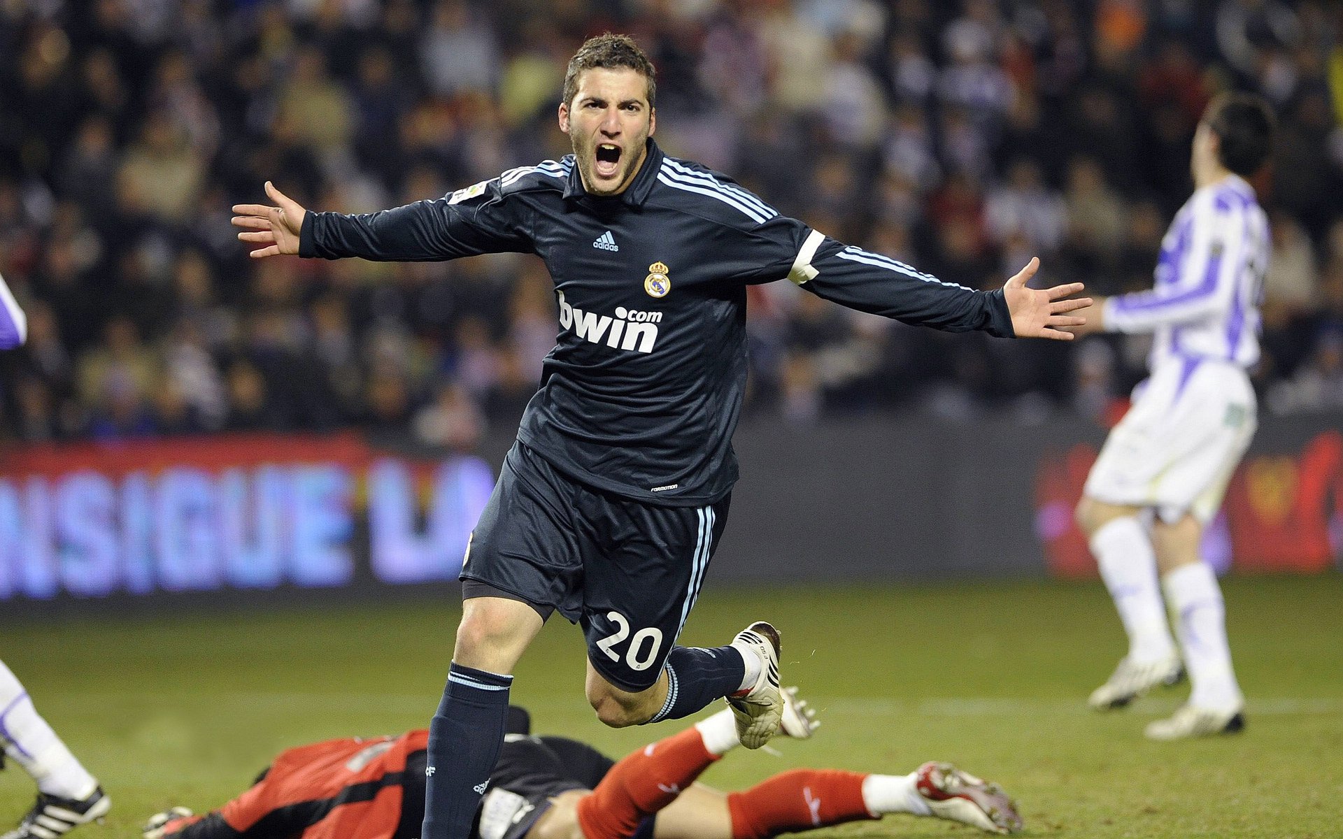 “赛季收官：中超积分榜大洗牌”，2021中超最新积分